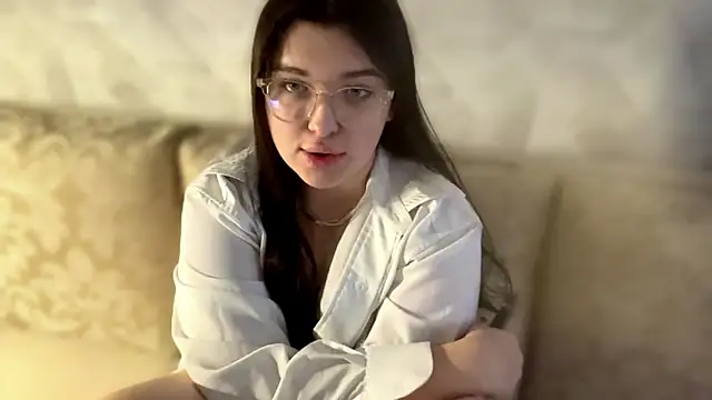 Snapshot of CarylWeatherholtz chatting on October 9, 1:42 pm CarylWeatherholtz online show from October 9, 1:42 pm