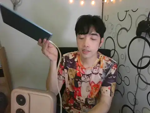 Snapshot of moaman190 chatting on October 16, 2:51 pm moaman190 online show from October 16, 2:51 pm