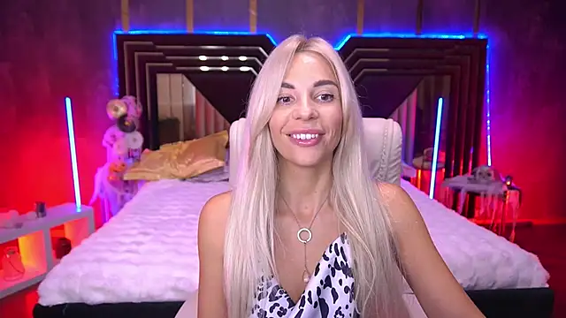 BellaRayyy online show from October 27, 9:30 pm