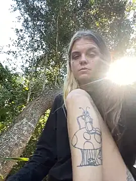 Snapshot of ittybittymeryssa chatting on November 1, 7:05 pm ittybittymeryssa online show from November 1, 7:05 pm