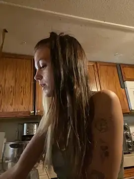 Snapshot of ittybittymeryssa chatting on November 4, 9:03 pm ittybittymeryssa online show from November 4, 9:03 pm