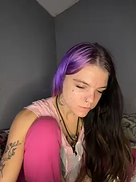 Snapshot of ittybittymeryssa chatting on November 14, 6:06 pm ittybittymeryssa online show from November 14, 6:06 pm