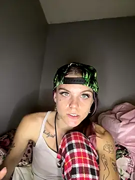 Snapshot of ittybittymeryssa chatting on November 17, 6:14 pm ittybittymeryssa online show from November 17, 6:14 pm