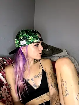 Snapshot of ittybittymeryssa chatting on November 19, 11:21 am ittybittymeryssa online show from November 19, 11:21 am