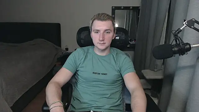 Elvin Vaenight online show from October 22, 1:39 am