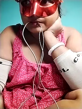 mimi87hoty online show from November 15, 4:36 pm