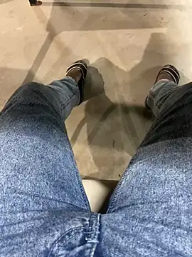 Snapshot of Senurak99 chatting on September 11, 2:06 pm Senurak99 online show from September 11, 2:06 pm