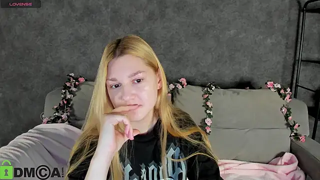 Snapshot of Sylvia_Ortiz chatting on November 9, 1:04 am Sylvia Ortiz online show from November 9, 1:04 am