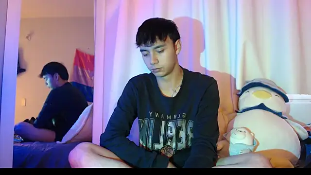 Snapshot of Noah_Blaze chatting on October 22, 10:31 pm Noah Blaze online show from October 22, 10:31 pm