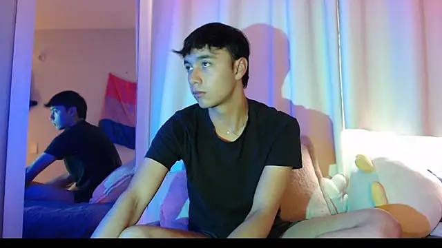 Snapshot of Noah_Blaze chatting on October 23, 9:13 pm Noah Blaze online show from October 23, 9:13 pm