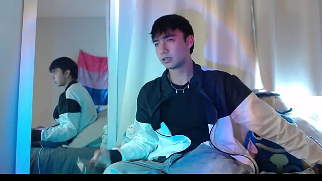 Snapshot of Noah_Blaze chatting on November 6, 8:21 pm Noah Blaze online show from November 6, 8:21 pm