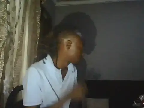 Snapshot of Nykho17 chatting on October 24, 9:33 pm Nykho17 online show from October 24, 9:33 pm