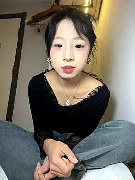 Snapshot of jingjing005 chatting on December 4, 6:44 am jingjing005 online show from December 4, 6:44 am