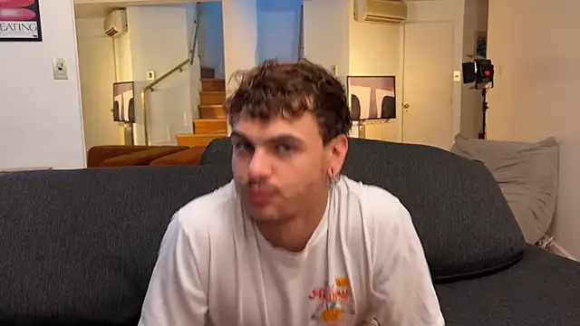 Snapshot of lenruy chatting on December 18, 1:11 am lenruy online show from December 18, 1:11 am