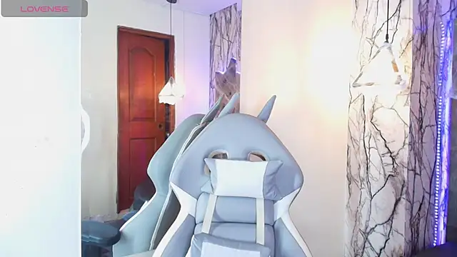 Zami Escobar of online show from October 14, 7:03 pm