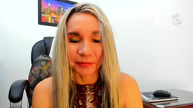 Ms lunaRose online show from September 18, 12:01 am