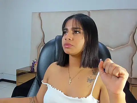 Snapshot of ScarletDoll chatting on September 18, 2:57 am ScarletDoll online show from September 18, 2:57 am