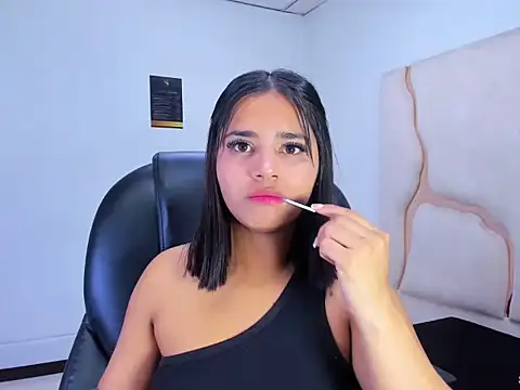 Snapshot of ScarletDoll chatting on October 31, 3:29 am ScarletDoll online show from October 31, 3:29 am