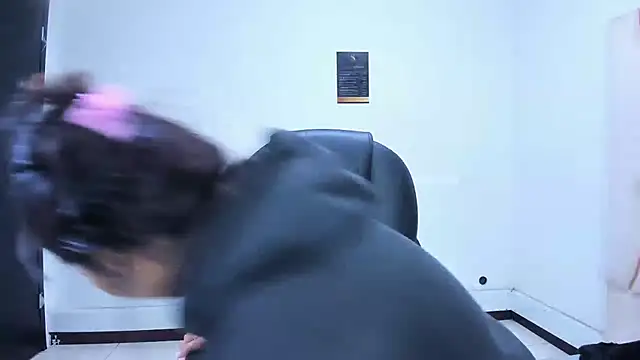 Snapshot of ScarletDoll chatting on November 22, 4:00 am ScarletDoll online show from November 22, 4:00 am