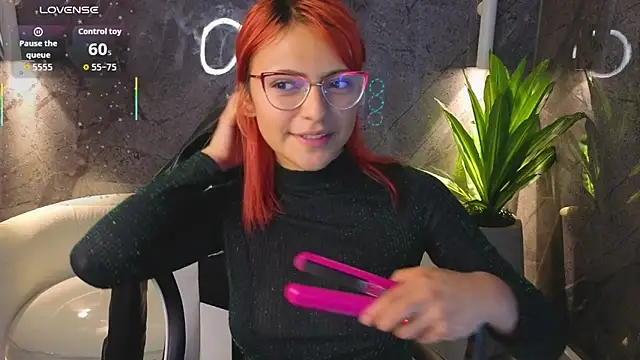 Snapshot of Mary_Luxx_TP chatting on September 17, 3:19 am Mary Luxx TP online show from September 17, 3:19 am