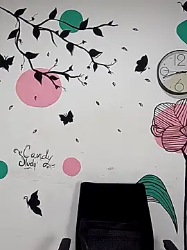 curvy diva  online show from September 12, 11:10 am