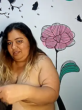 curvy diva  online show from September 17, 3:35 pm