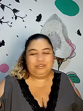 curvy diva  online show from December 1, 9:58 am