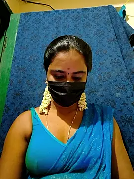 Snapshot of mini-queen chatting on October 11, 7:34 pm mini-queen online show from October 11, 7:34 pm