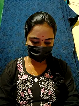 Snapshot of mini-queen chatting on November 1, 3:03 pm mini-queen online show from November 1, 3:03 pm