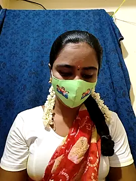 Snapshot of mini-queen chatting on November 13, 8:24 am mini-queen online show from November 13, 8:24 am