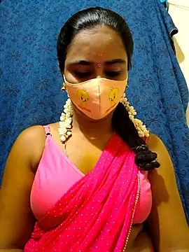 Snapshot of mini-queen chatting on November 16, 8:42 am mini-queen online show from November 16, 8:42 am