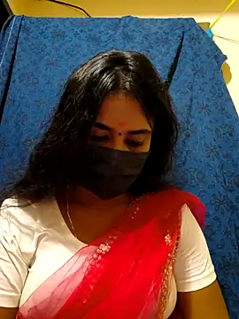 Snapshot of mini-queen chatting on November 23, 8:47 am mini-queen online show from November 23, 8:47 am