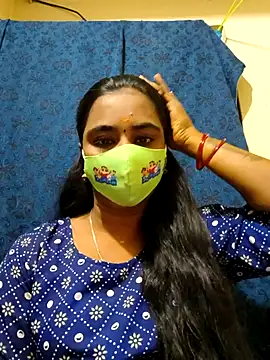 Snapshot of mini-queen chatting on November 29, 1:58 pm mini-queen online show from November 29, 1:58 pm