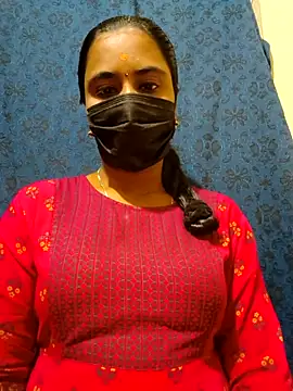 Snapshot of mini-queen chatting on December 3, 9:29 am mini-queen online show from December 3, 9:29 am