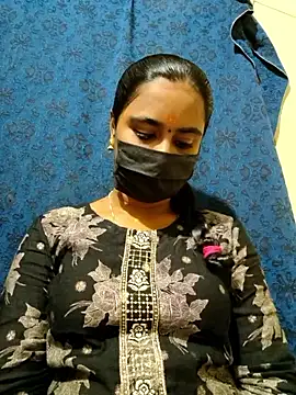 Snapshot of mini-queen chatting on December 17, 11:27 am mini-queen online show from December 17, 11:27 am