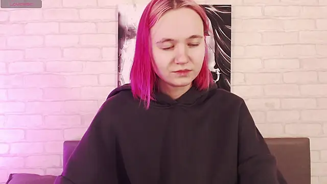 Ericha Stone online show from September 30, 1:32 am