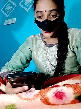 Snapshot of Pahadi_couple chatting on November 10, 5:17 am Pahadi couple online show from November 10, 5:17 am