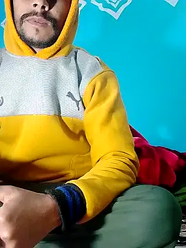 Snapshot of Pahadi_couple chatting on December 5, 10:13 am Pahadi couple online show from December 5, 10:13 am