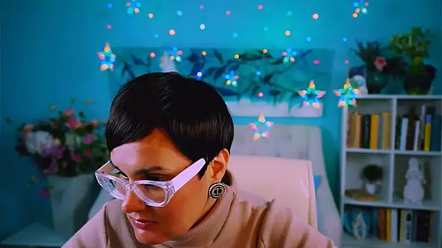 LauraDavidsons online show from September 29, 6:24 pm