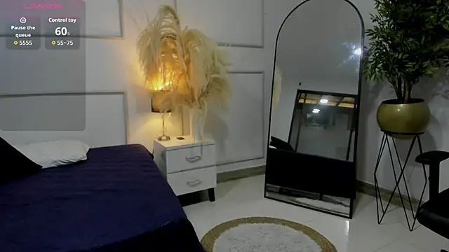 Emilywillis8 online show from November 20, 1:22 pm