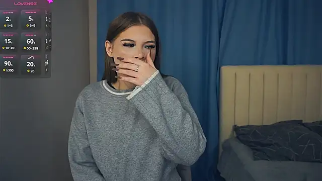 LilyHeupel online show from October 24, 7:05 am