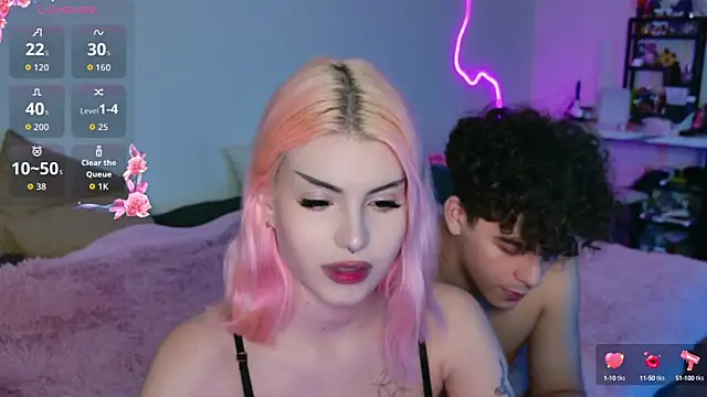 Snapshot of Alice18James chatting on September 10, 8:20 pm Alice18James online show from September 10, 8:20 pm