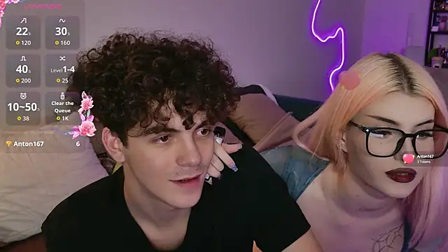 Snapshot of Alice18James chatting on September 23, 5:49 pm Alice18James online show from September 23, 5:49 pm