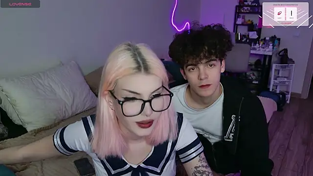 Snapshot of Alice18James chatting on September 27, 1:16 pm Alice18James online show from September 27, 1:16 pm