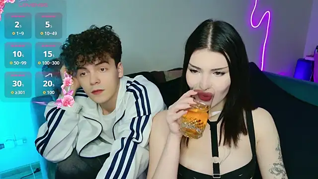 Snapshot of Alice18James chatting on November 15, 4:58 pm Alice18James online show from November 15, 4:58 pm