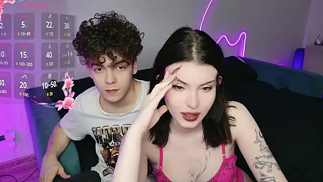 Snapshot of Alice18James chatting on November 28, 5:15 pm Alice18James online show from November 28, 5:15 pm