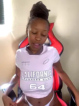 SexyPetitex25 online show from November 2, 1:02 pm