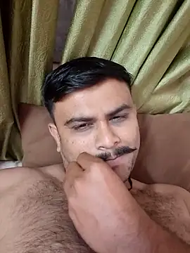 Snapshot of Frvgggghh chatting on November 10, 6:51 pm Frvgggghh online show from November 10, 6:51 pm