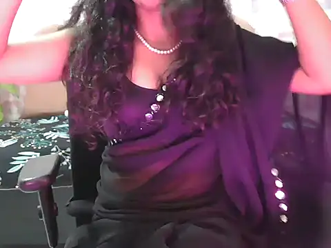 Snapshot of shaalu_sharma chatting on September 11, 6:57 am shaalu sharma online show from September 11, 6:57 am