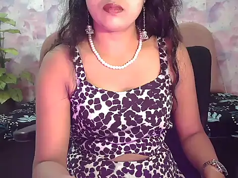 Snapshot of shaalu_sharma chatting on September 19, 7:21 am shaalu sharma online show from September 19, 7:21 am